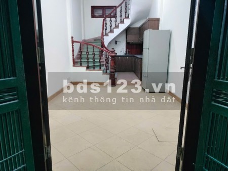 Chính chủ cho thuê nhà riêng 35m2 + 4 phòng ngủ + ngõ 81 Lương…