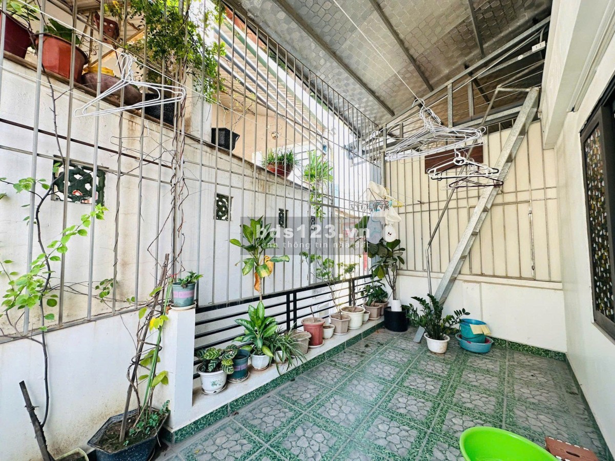 Yên Hòa - Ô tô vào nhà - Dân xây mới chắc chắn - 3 bước ra…