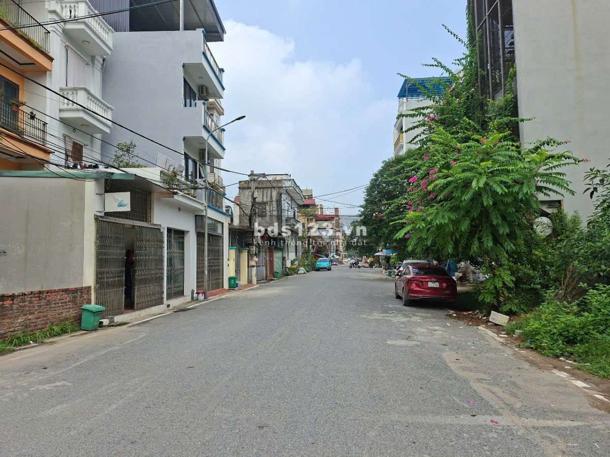 Cần nhượng lại lô đất xen kẹt đang làm sổ thôn Yên Lũng…