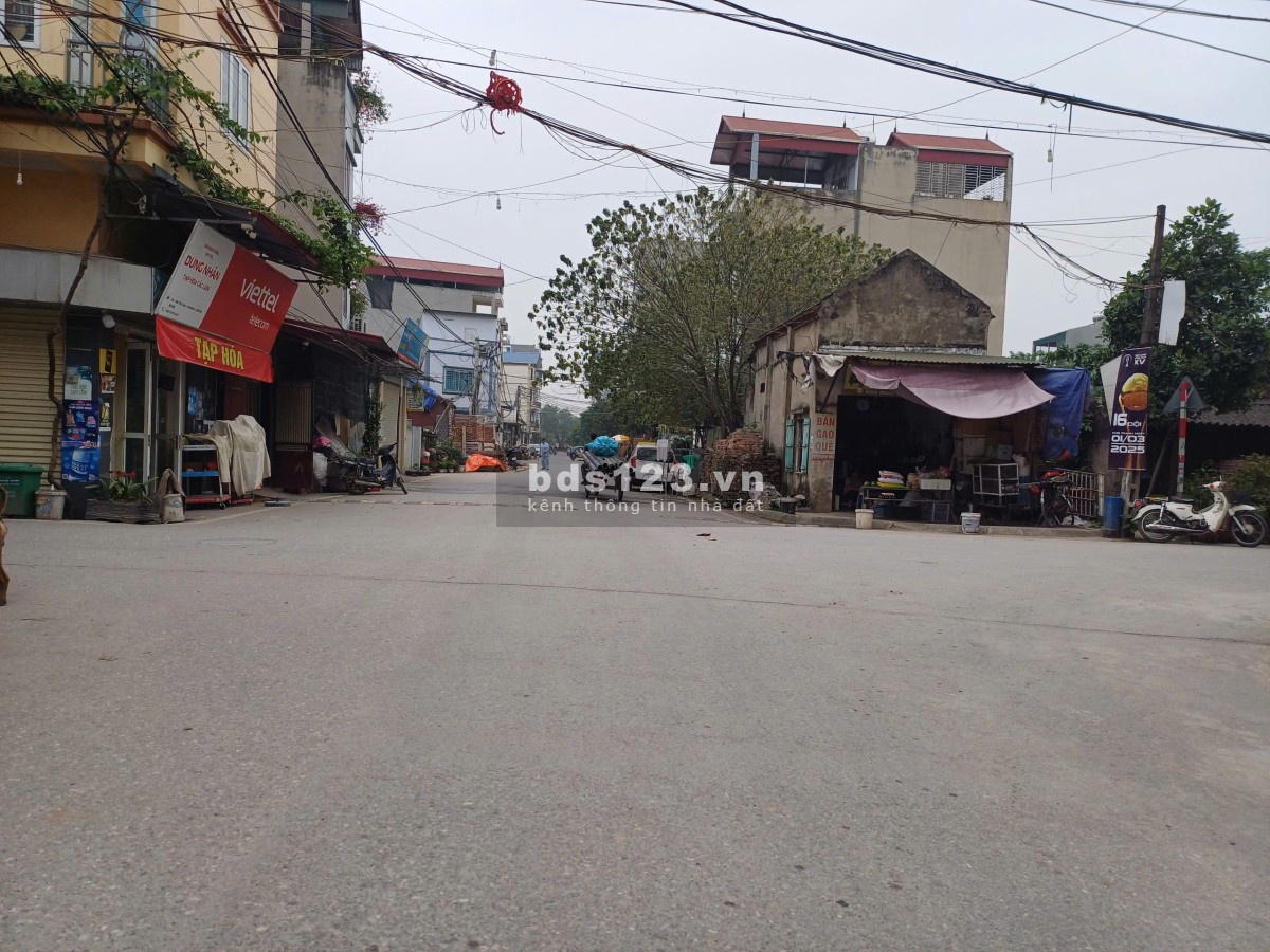 Cần nhượng lại lô đất xen kẹt đang làm sổ thôn Yên Lũng…