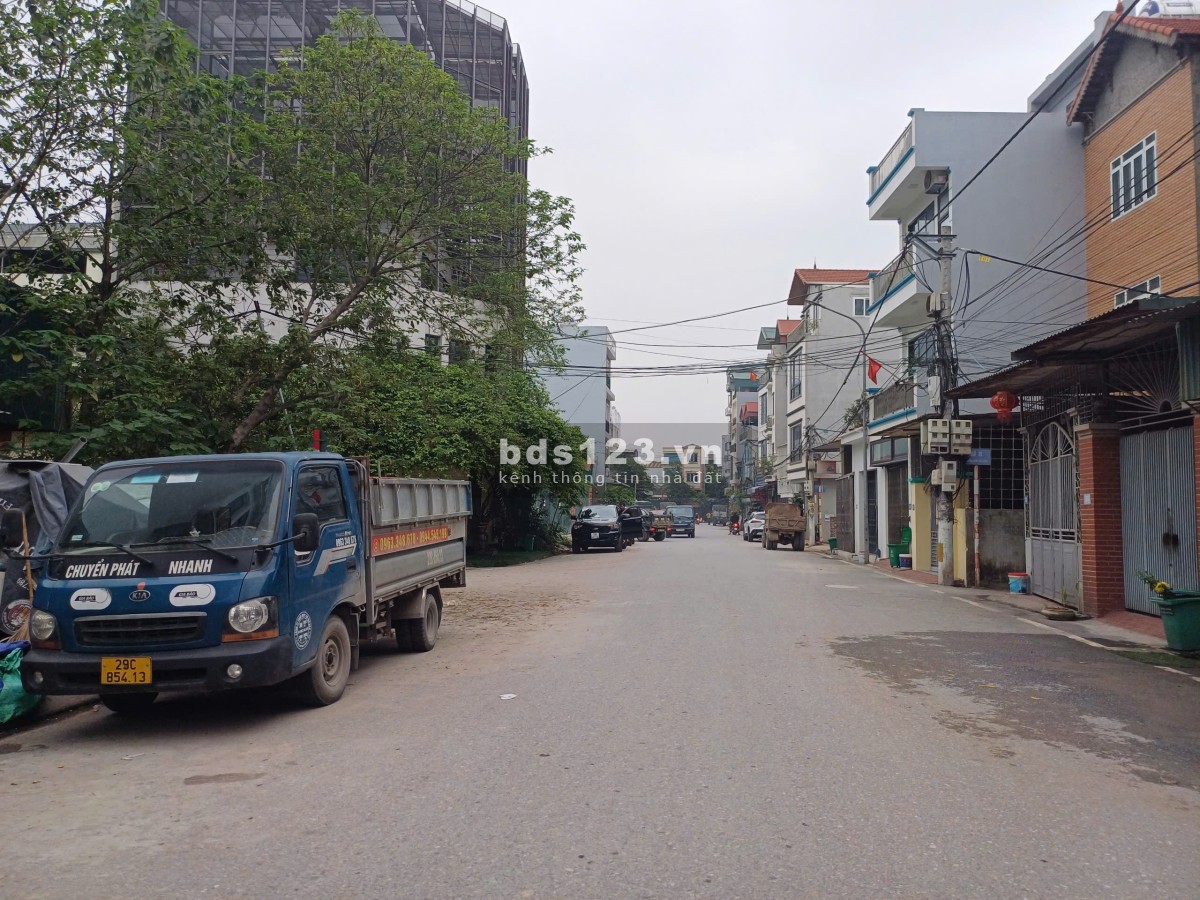 Cần nhượng lại lô đất xen kẹt đang làm sổ thôn Yên Lũng…