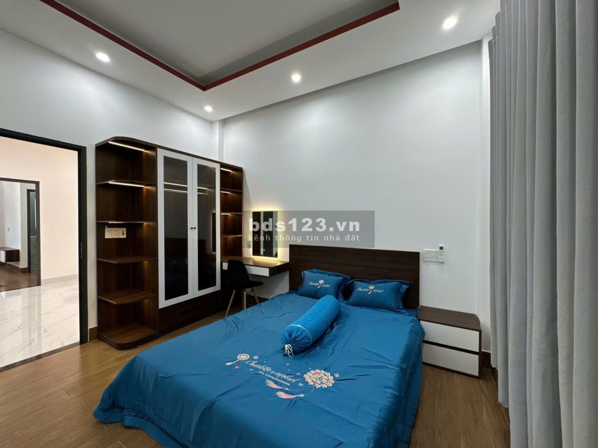 Nhà Đẹp 2 Lầu Full Nội Thất 5x25 Giá Chỉ 2ty860 - Bình Dương