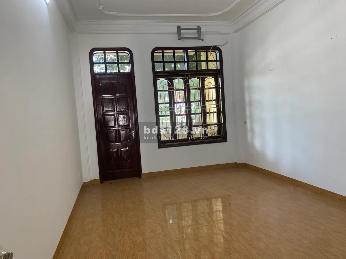 Bán nhà mặt phố đường đại lộ Lê Lợi, kinh doanh siêu…