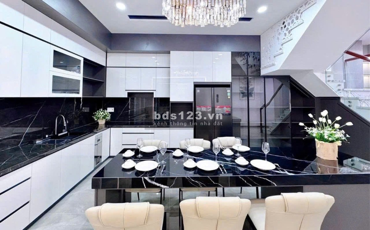 Nhà ngộp cần ra nhanh , 120m2, 3PN, 4WC, pháp lý đầy đủ, Q…