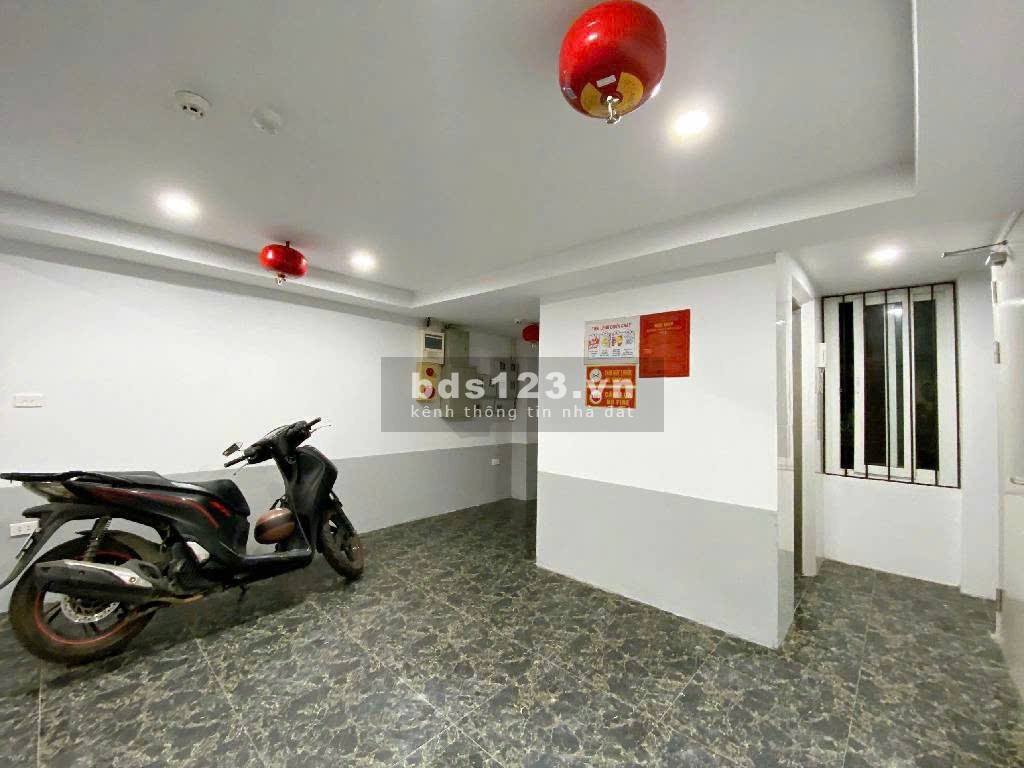 7 tầng thang máy ô tô vào thoải mái