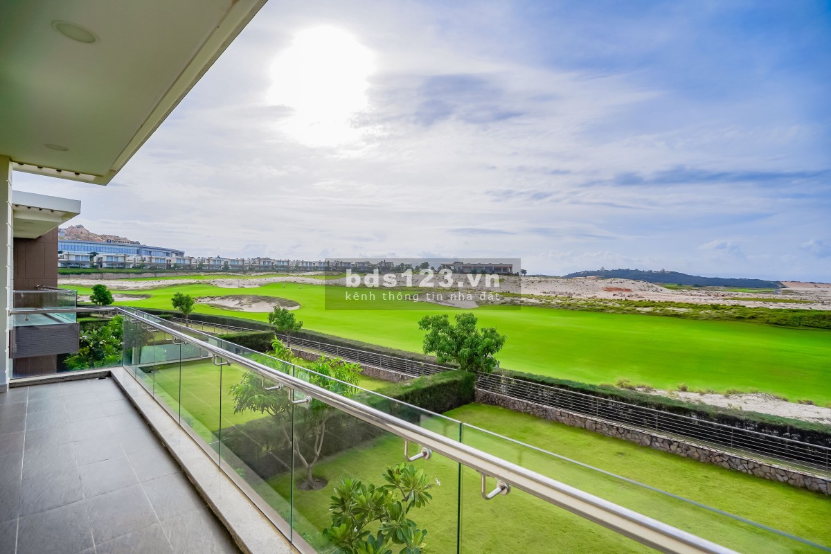Bán biệt thự Wyndham Cam Ranh 4PN, view golf - Biển giá 27.5 tỷ LH 0917 678 685.