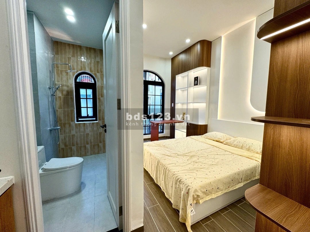 Nhà đẹp 3 tầng Ông Ích Khiêm, Đất đẹp, nở hậu - Giá 5,X…