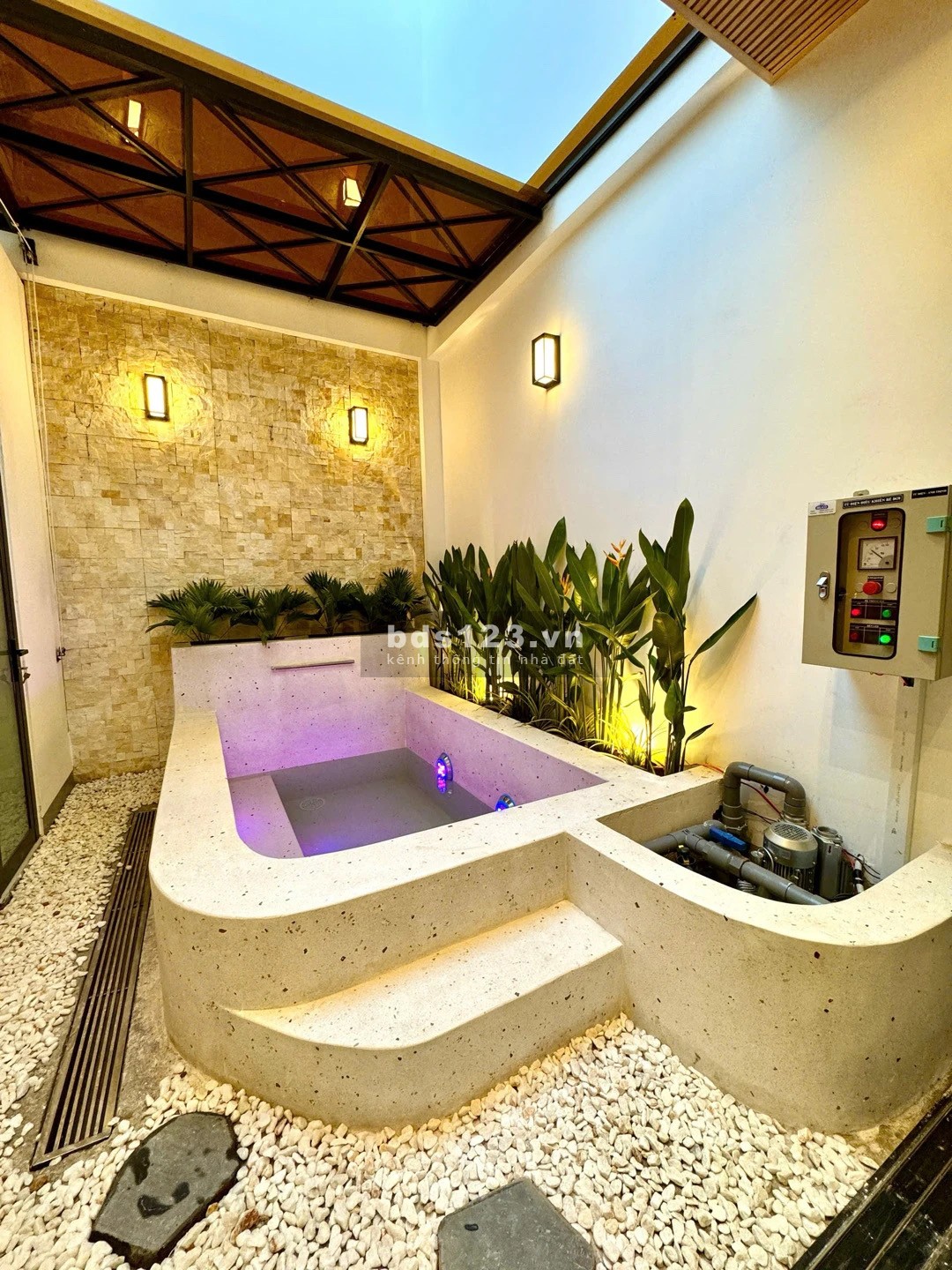 Nhà đẹp 3 tầng Ông Ích Khiêm, Đất đẹp, nở hậu - Giá 5,X…