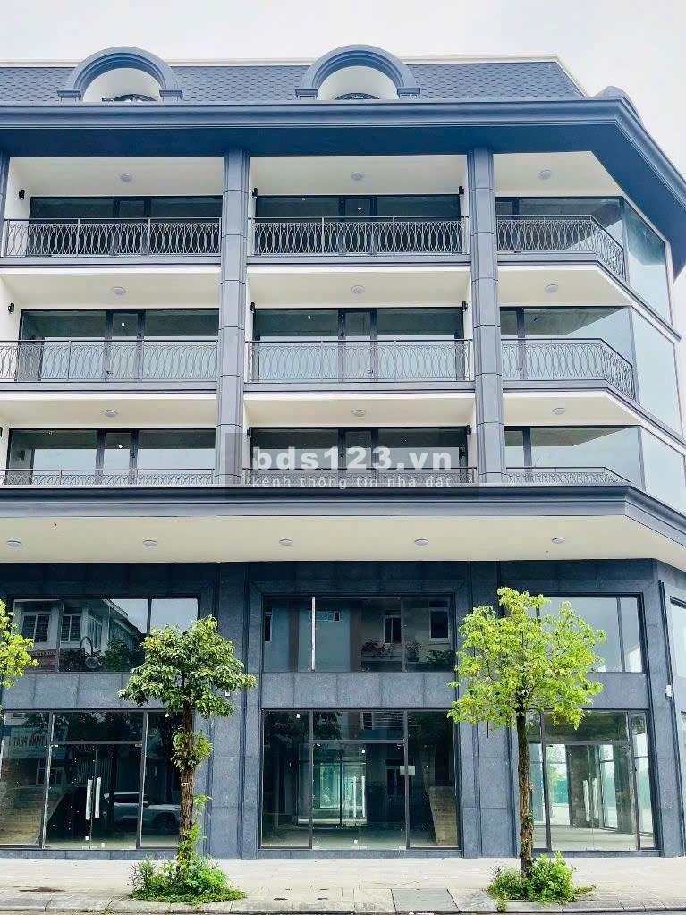 Cho thuê nhà làm mặt bằng kinh doanh – 5 tầng + 1 tum (395m²)…