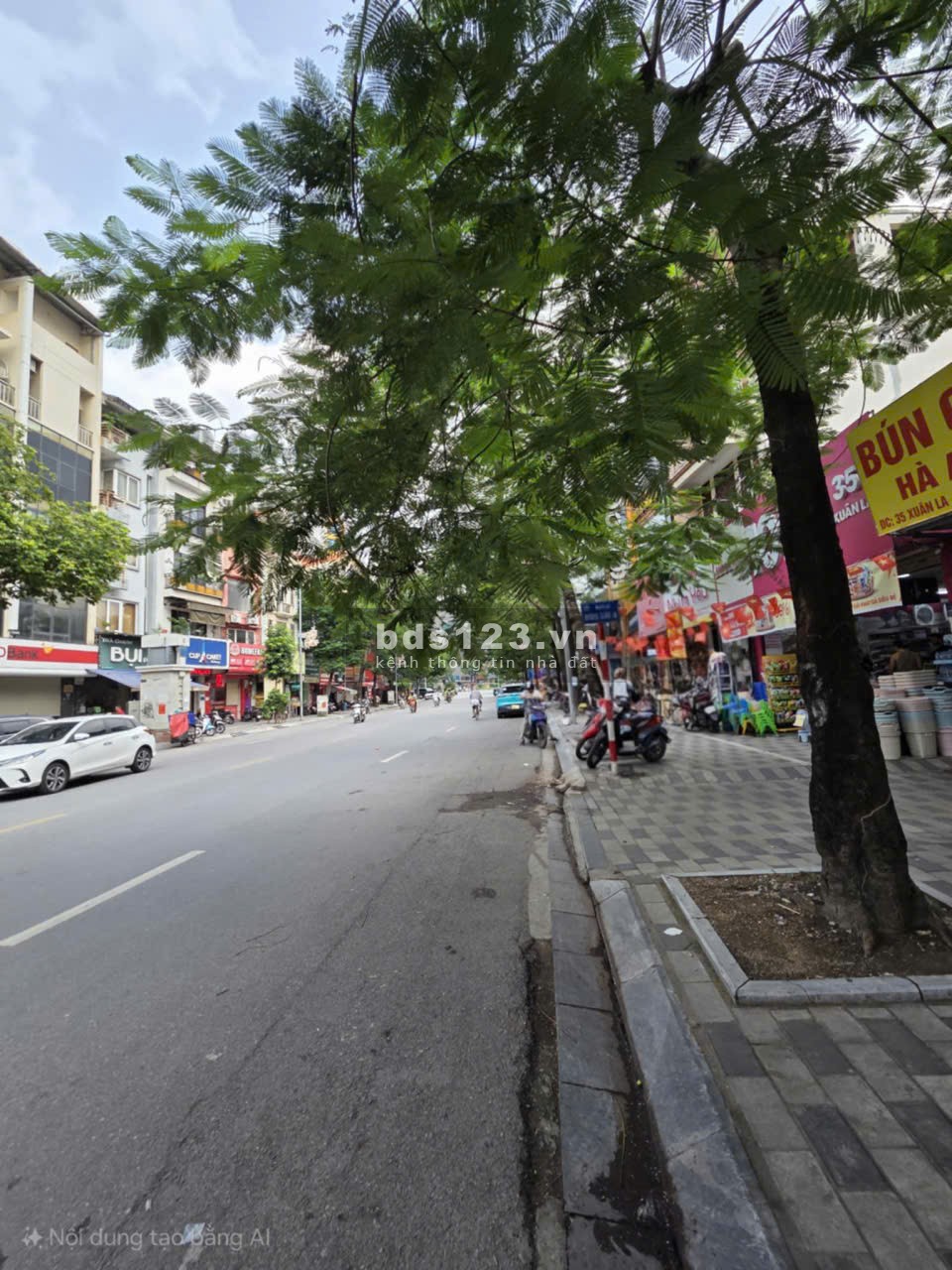 Bán nhà Tây Hồ - Xuân La, trung tâm, gần hồ, 170m2, 19.8 tỷ