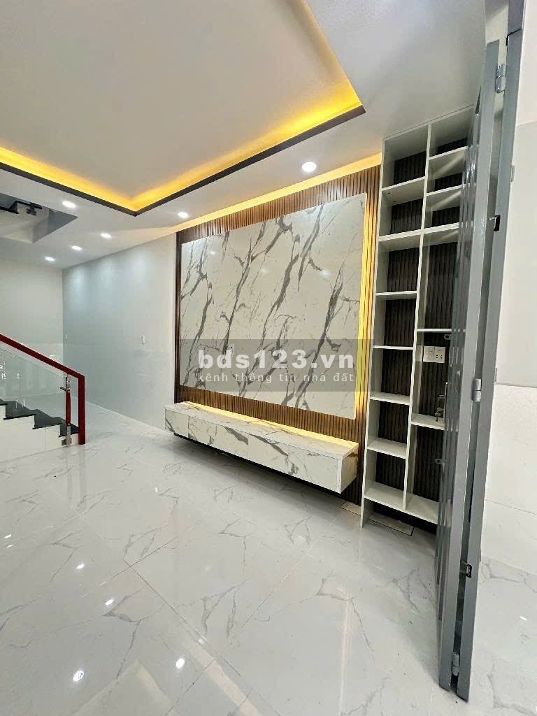 Nhà đẹp hẻm xe hơi – Âu Dương Lân – Nhà trống ở ngay –…