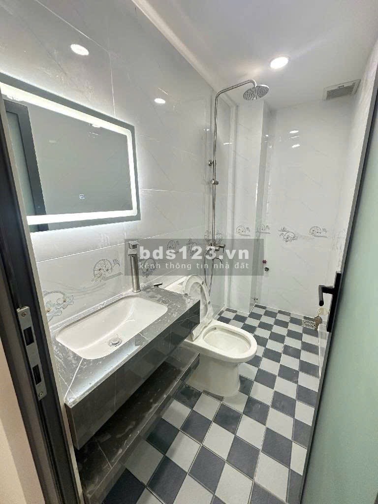 Nhà đẹp hẻm xe hơi – Âu Dương Lân – Nhà trống ở ngay –…