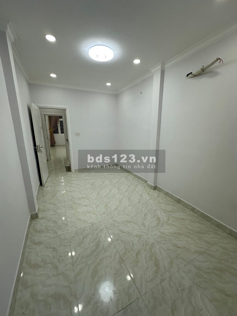 Nhà 2 mặt tiền hẻm xe hơi – Cách mặt tiền Bùi Minh Trực…
