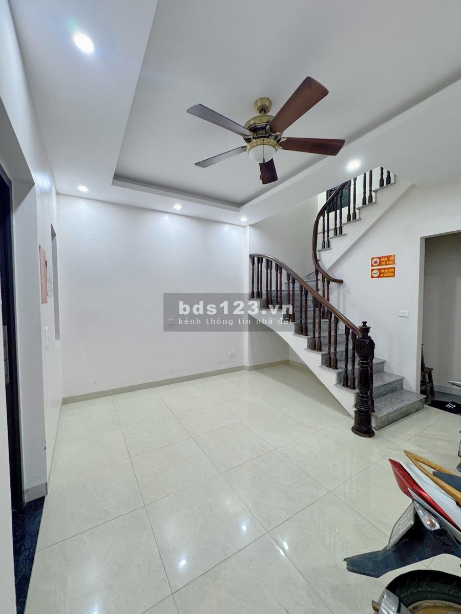 Cực đỉnh Xuân Đỉnh, ngõ to ô tô tránh