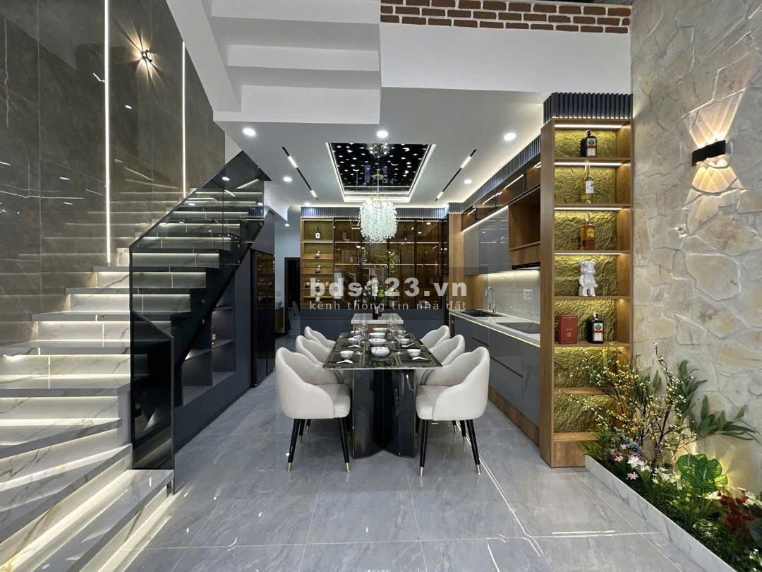 Siêu phẩm 3 tầng mới Full nội thất Luxury đường Hoàng…
