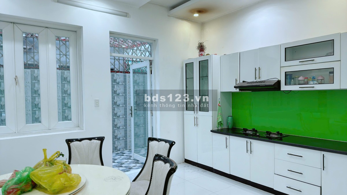 Cần cho thuê Nhà Nguyên Căn 3 Lầu có FULL nội thất Như Hình…