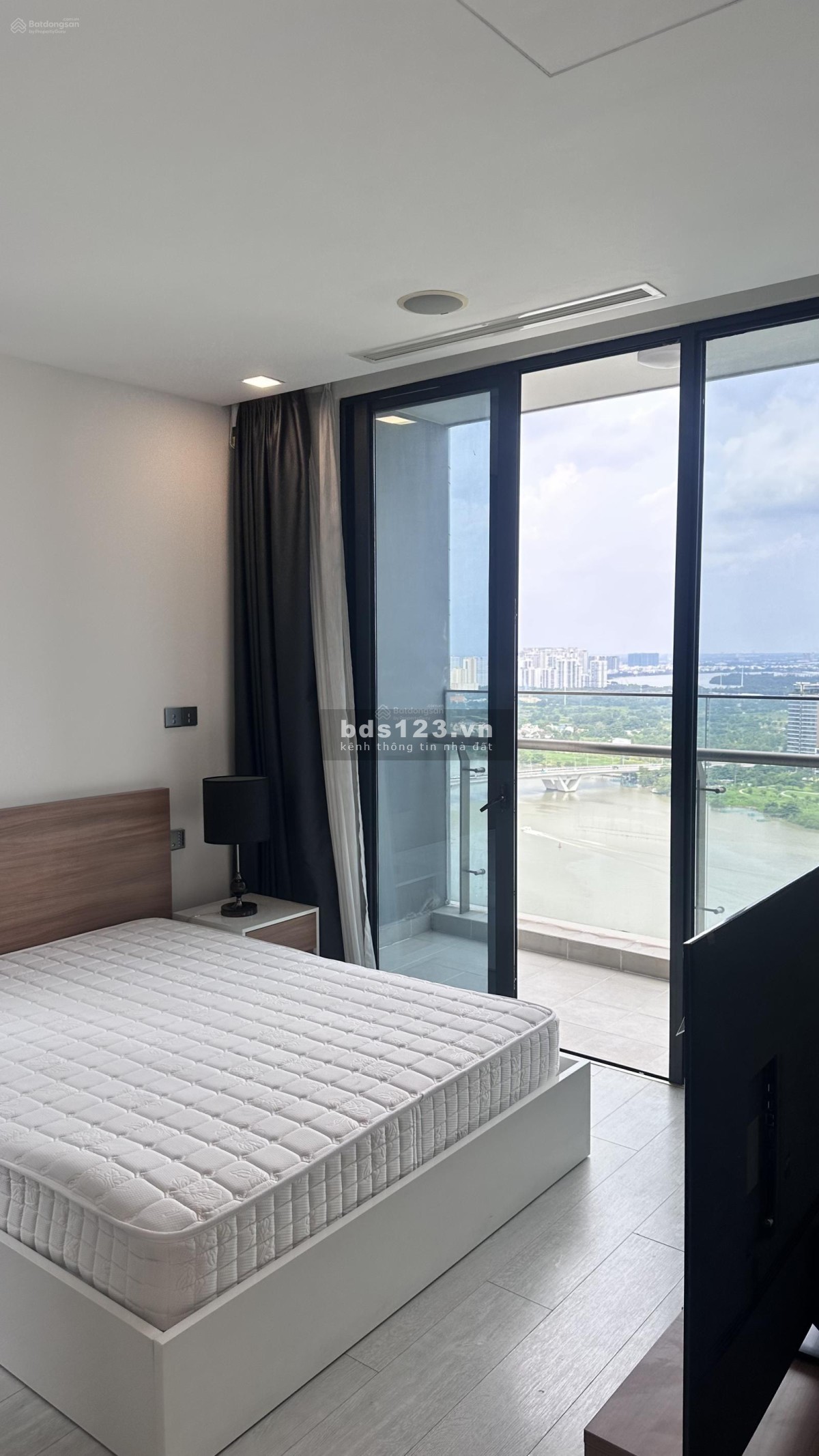 Chính Chủ Bán Nhanh Vinhomes Golden River - 3PN |View Sông 118,5m Full…