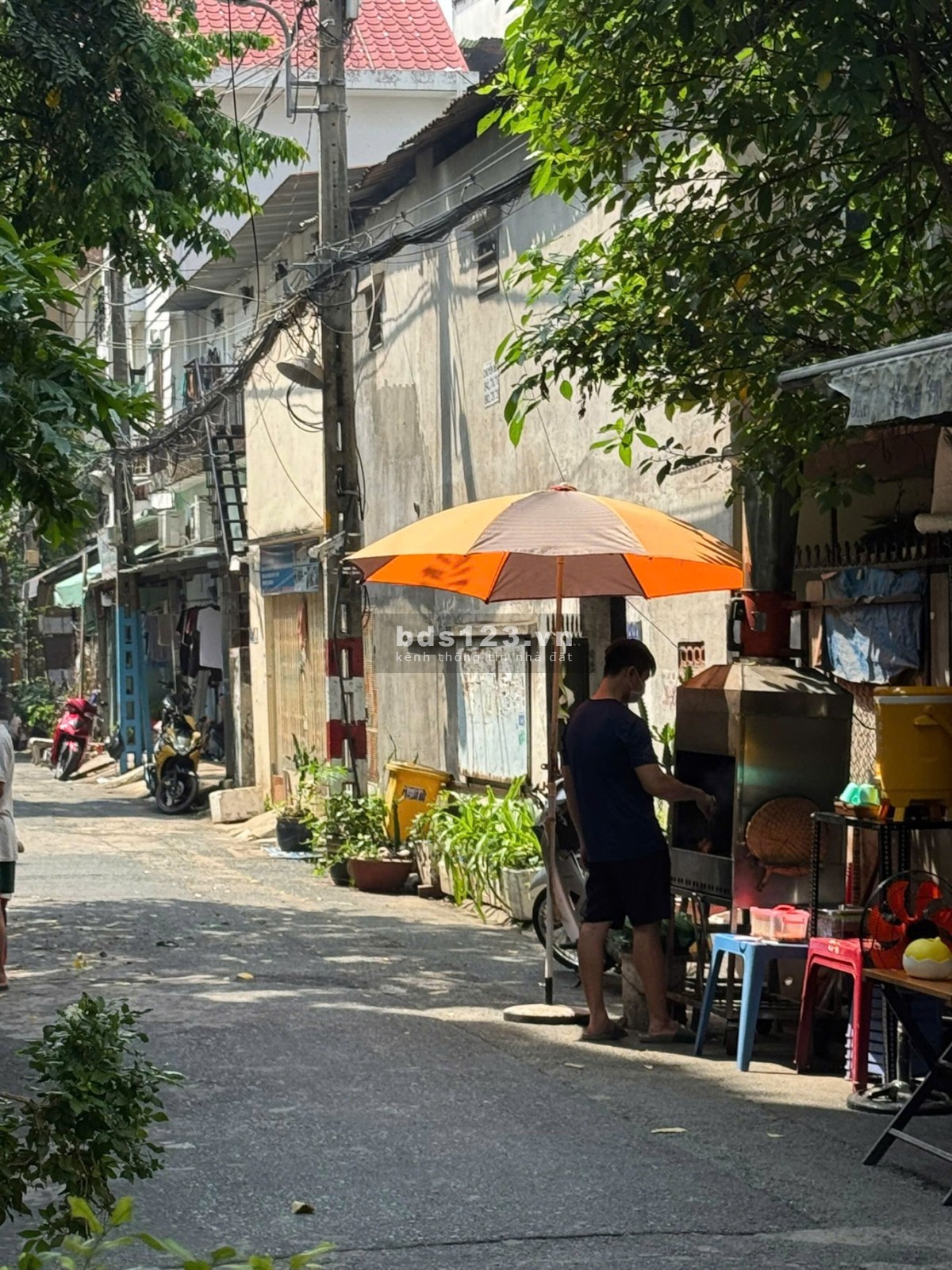 **Bán nhà 14/1A Văn Chung, phường 13, Tân Bình; (5,5x15,5) - nhà ga T3