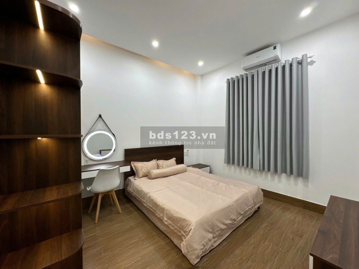 Bán nhà 1 trệt 2 lầu hiện đại, khu dân cư an ninh – Xe hơi…