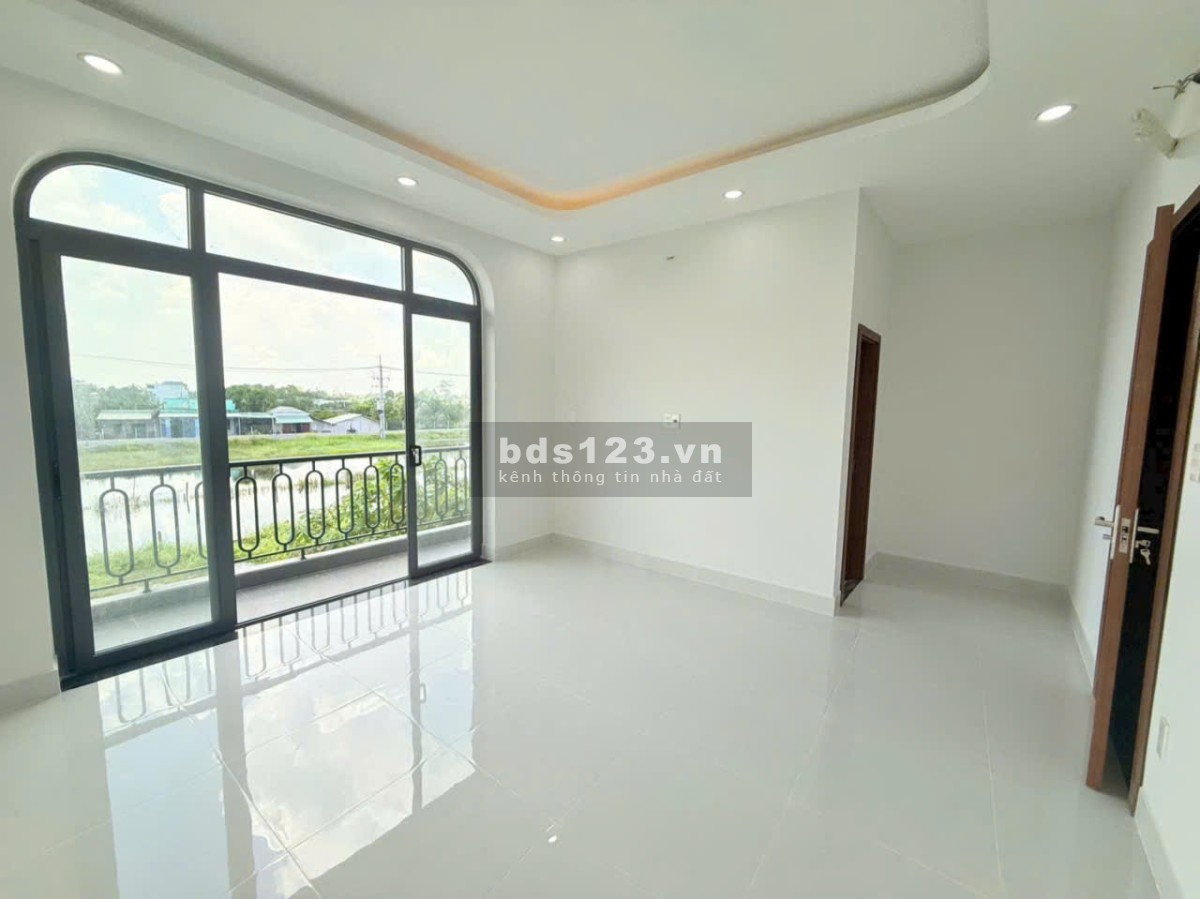CCG căn nhà 1 trệt 2 lầu mới xây, hoàn công đầy đủ, nằm…
