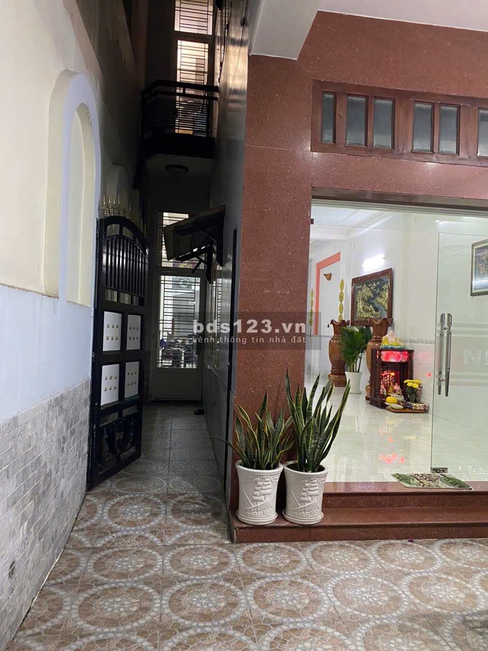 Bán nhà mặt tiền 3 lầu 5PN số 22 Quách Hữu Nghiêm Q.Tân Phú