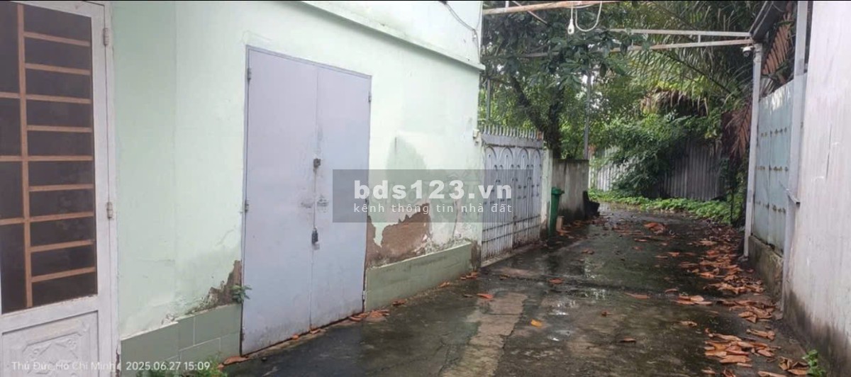 Bán nhà vườn 701m2 vuông vức siêu đẹp ở KDC Hiệp Bình…