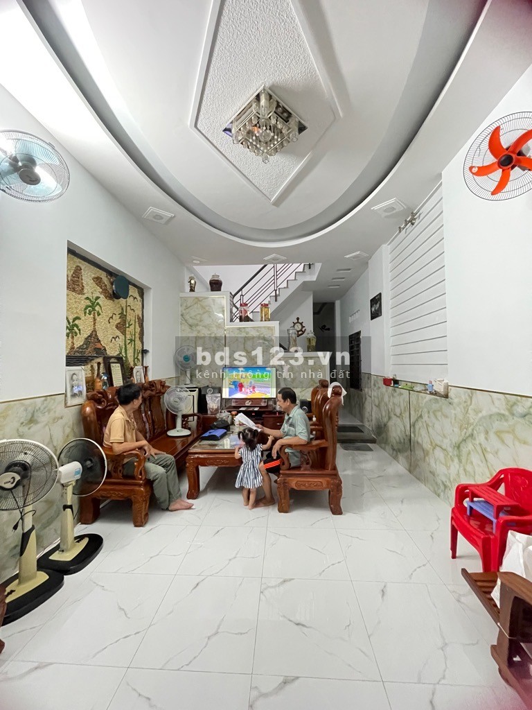 Bán nhà Phan Huy ích - Gò Vấp, 5 phút ra emart, hẻm xe hơi, 108m2,…