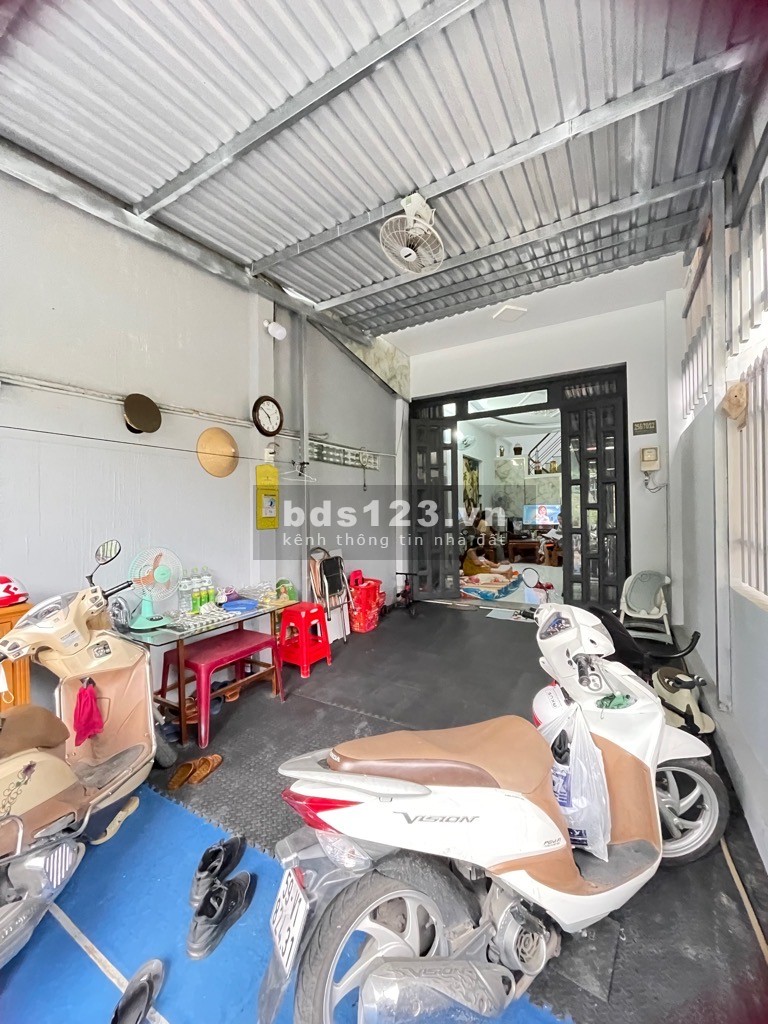 Bán nhà Phan Huy ích - Gò Vấp, 5 phút ra emart, hẻm xe hơi, 108m2,…