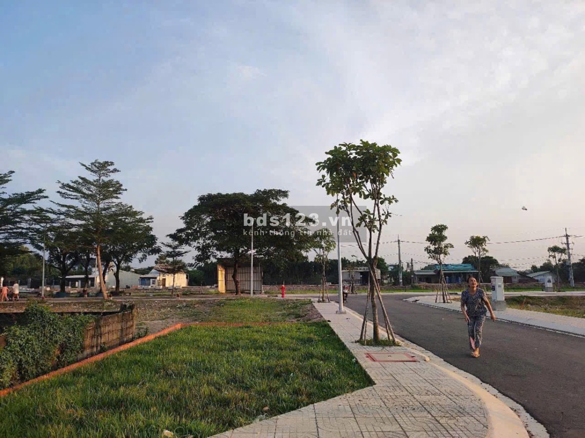 Bán đất full thổ cư 80m2 SHR 2 tỉ, trung tâm Tân Phú Trung, Củ Chi