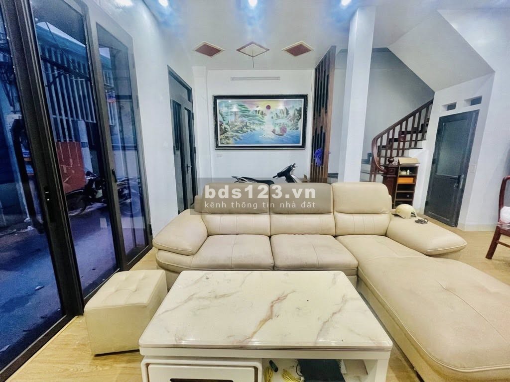 Bán nhà Việt Hưng, 33m2, 5 tầng, nhỉnh 6 tỷ