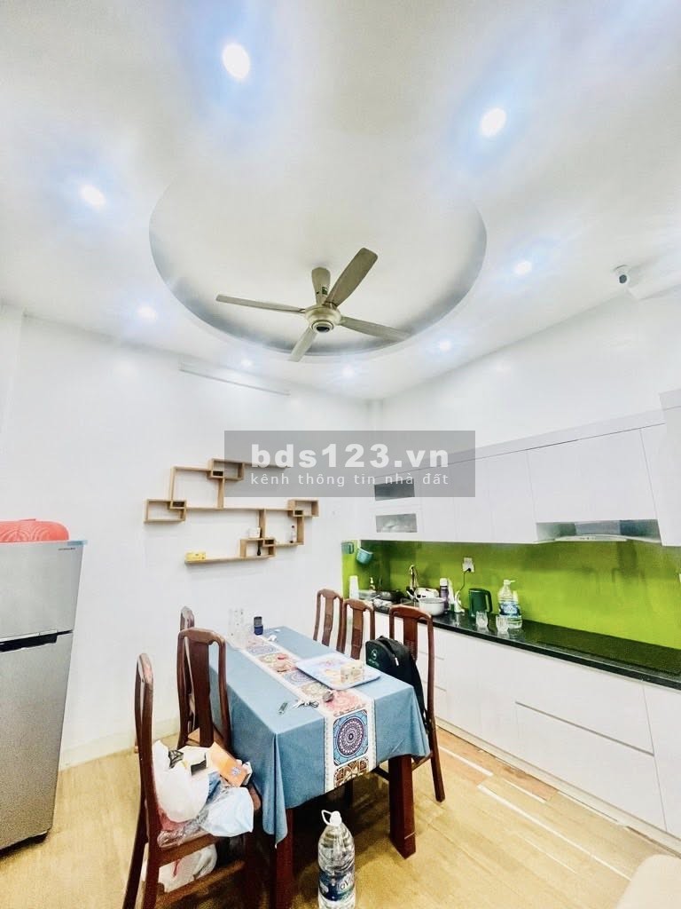Bán nhà Việt Hưng, 33m2, 5 tầng, nhỉnh 6 tỷ