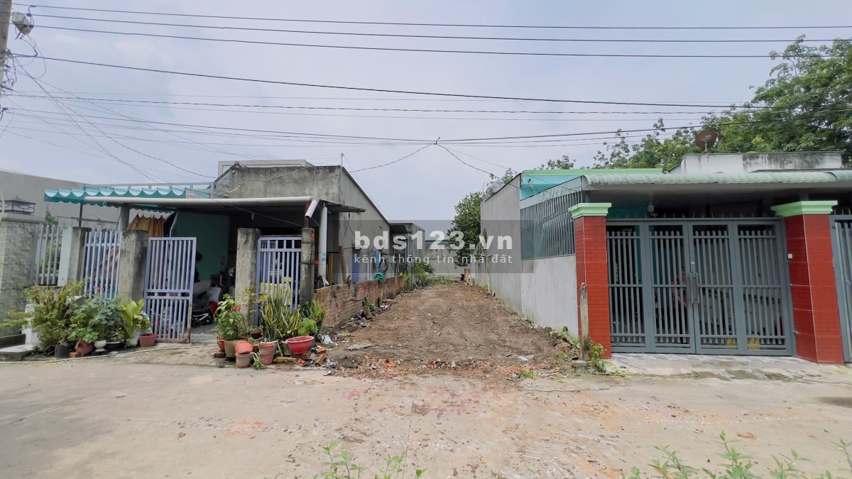 Ông anh gom tiền mua vị trí khác, bán nhanh 172.2m2 giá 1 tỷ 390, ngay chợ Chánh Lưu, sát DT741