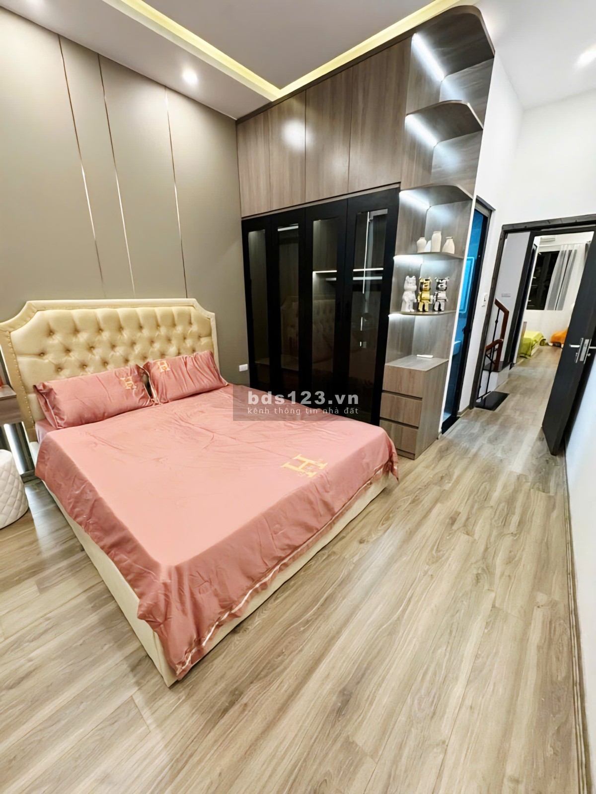 Cực hiếm nhà đẹp Đội Cấn ngõ thông ô tô đỗ cổng mặt…