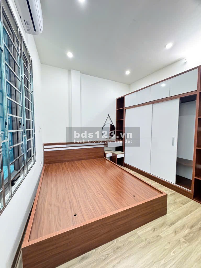 Chỉ 8 tỷ, nhà mới, đẹp ngay đầu ngõ Đường Miếu Đầm !!!!!!