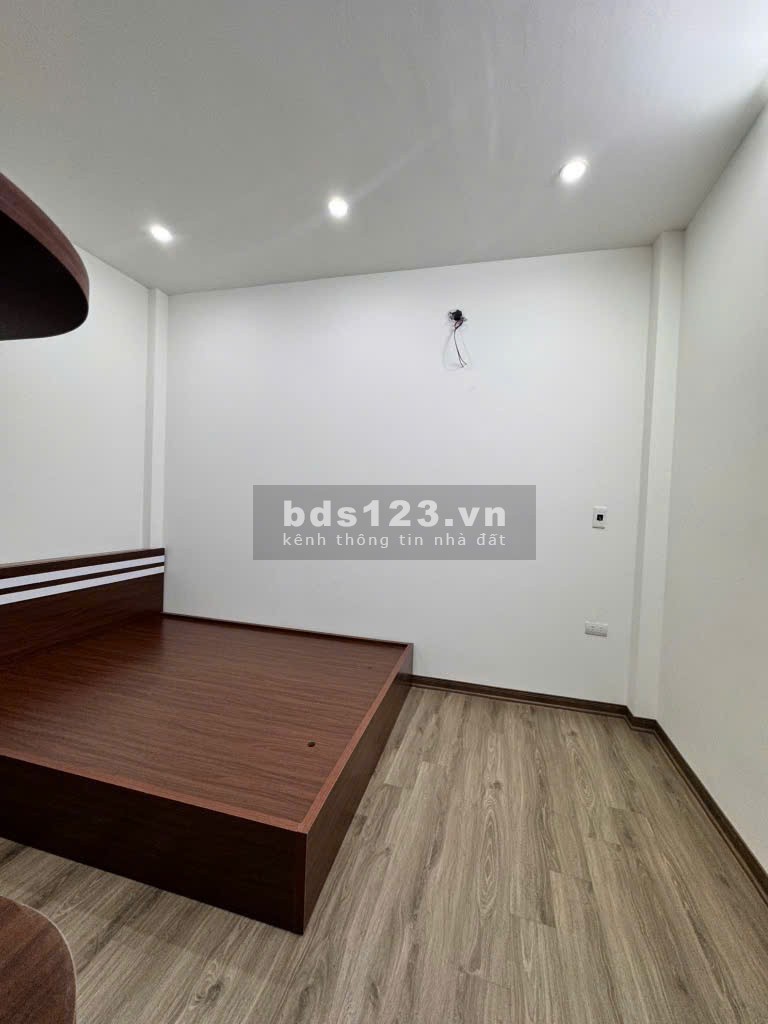 Chỉ 8 tỷ, nhà mới, đẹp ngay đầu ngõ Đường Miếu Đầm !!!!!!