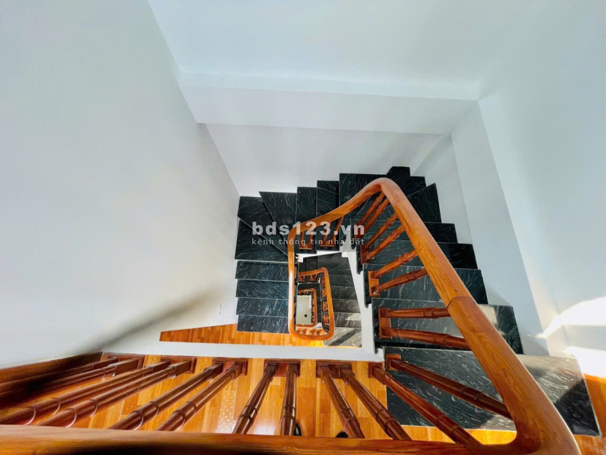 Lô góc - 33m2 - 4 Tầng hiện đại- 3.85 tỷ- Giang Chính- Biên…