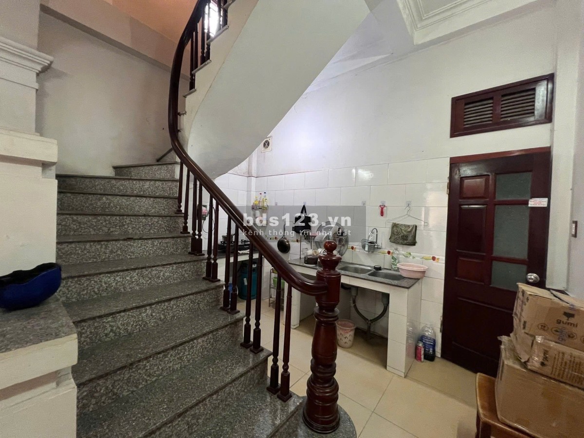 Bán nhà Mễ trì thượng 32m2, 4 tầng, mặt tiền 4,5m