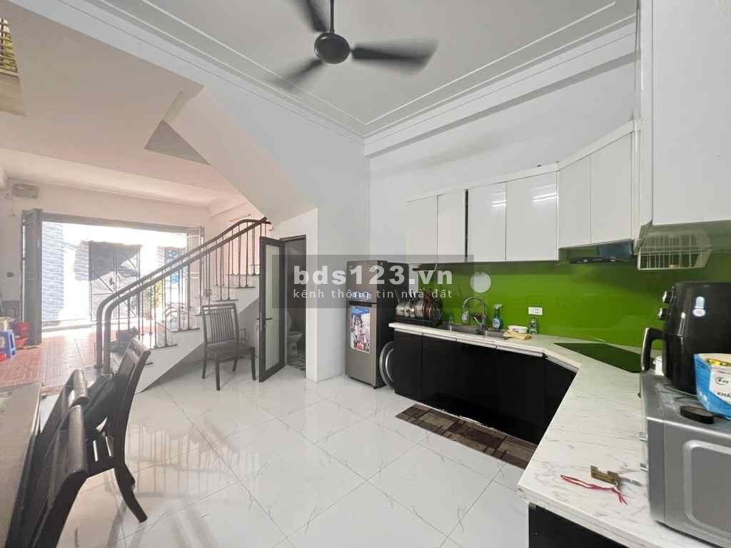 Bán nhà gần AEON Mall Long Biên - Nhà dân xây - 49m2 - 9.4 tỷ