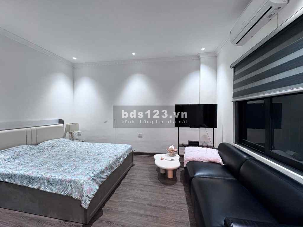 Bán nhà Ngọc Lâm - Vị Trí Đẹp Hiếm Có - 6 Tầng Thang Máy -…