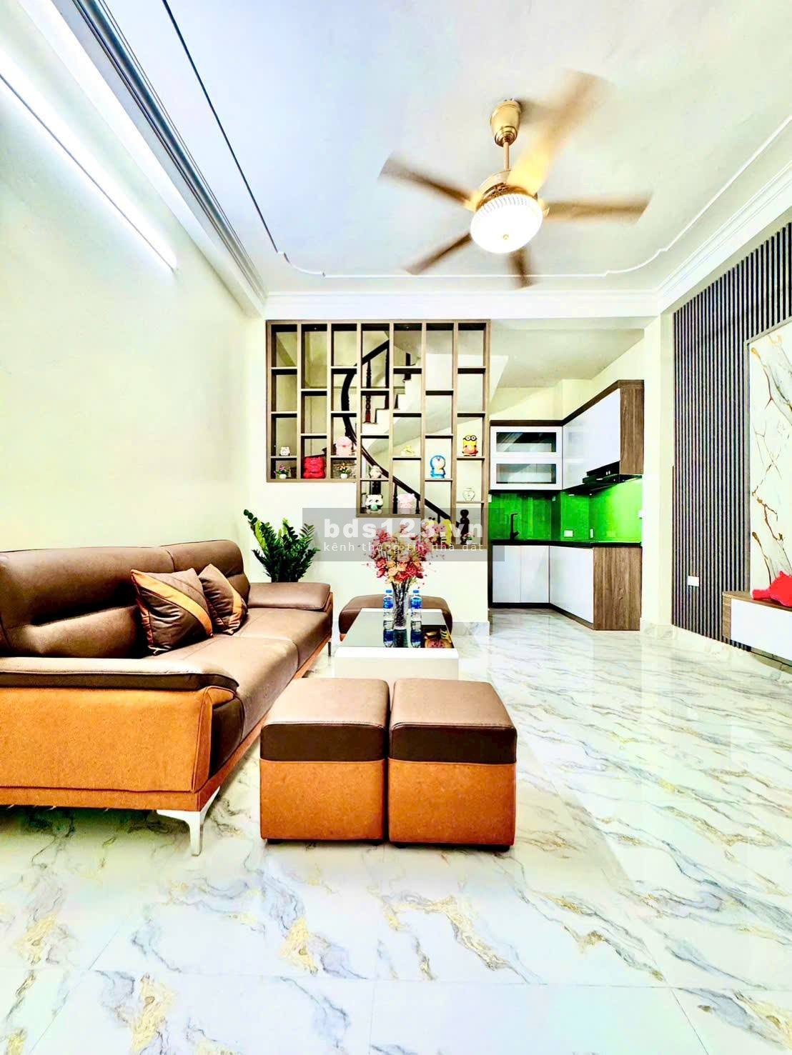 Bán nhà - Hoàng Mai , 5 tầng - nhỉnh 6 tỷ- Nhà phân lô , ngõ…