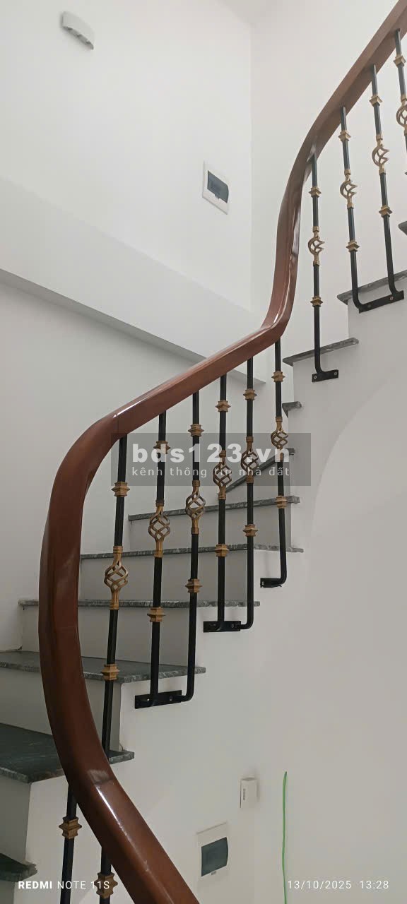 7,5 TỶ -NHÀ ĐẸP CẦU BƯƠU – Ô TÔ VÀO NHÀ,5 TẦNG - 2 MẶT…