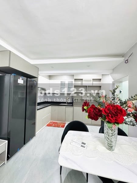 Hiếm độc nhất bán gấp nhà phố Việt Hưng, 5 tầng, thang…