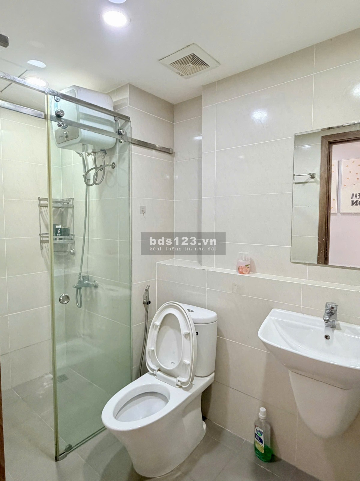 Căn 56m2 (2pn1wc) Imperial Place full nội thất, sổ hồng sẵn