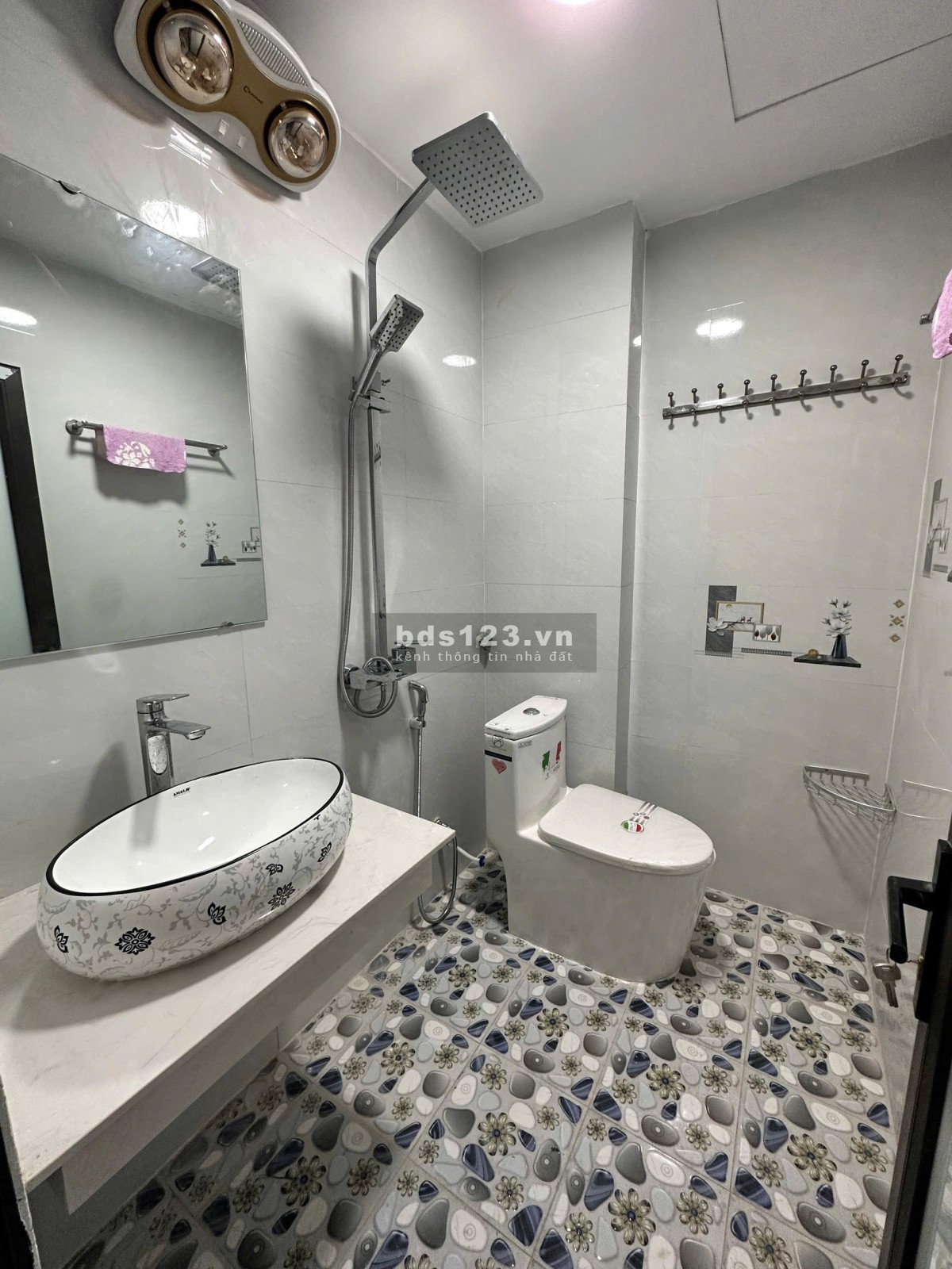 Lõi Gia Thuỵ, Nhà dân xây, Full nội thất, Ngõ thông các ngả,…