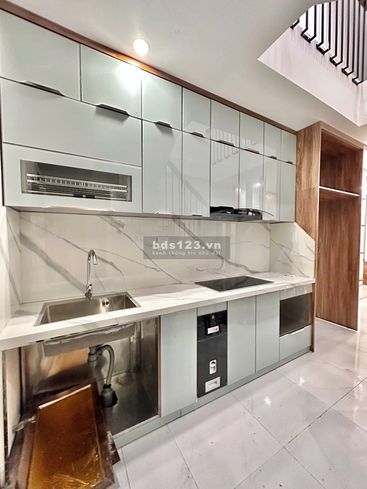 Lõi Gia Thuỵ, Nhà dân xây, Full nội thất, Ngõ thông các ngả,…