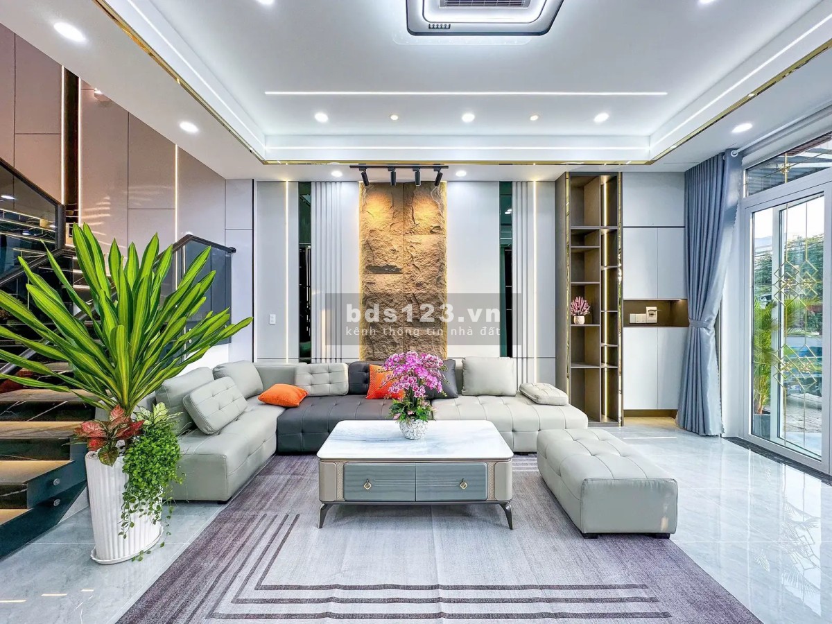 Chỉ Hơn 2 Tỷ Sở Hữu Ngay Căn Nhà Mặt Tiền Mới Xây Tại…