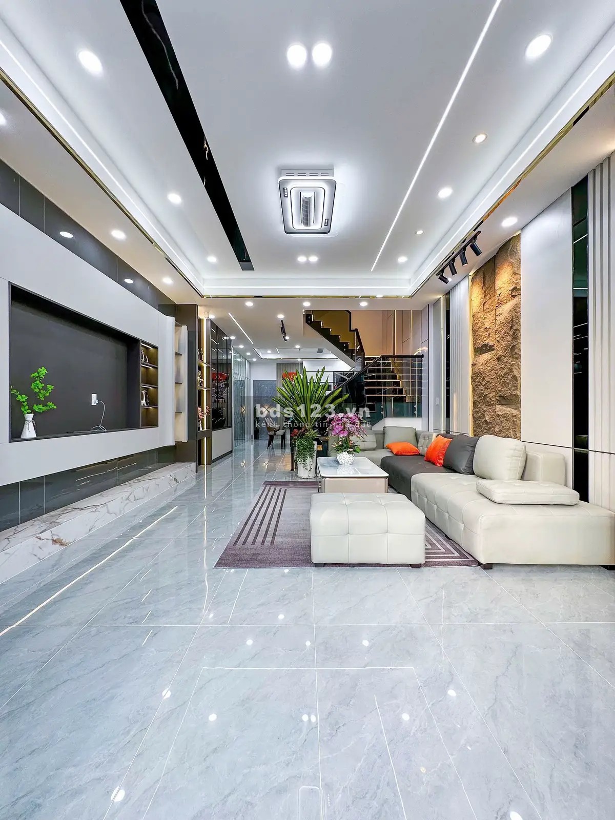 Chỉ Hơn 2 Tỷ Sở Hữu Ngay Căn Nhà Mặt Tiền Mới Xây Tại…