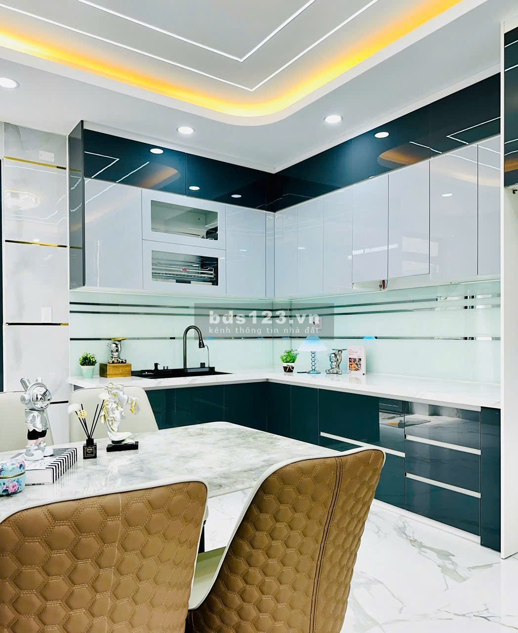 Cần Bán Nhà Mã Lò Đầy Đủ Tiện Nghi Cao Cấp