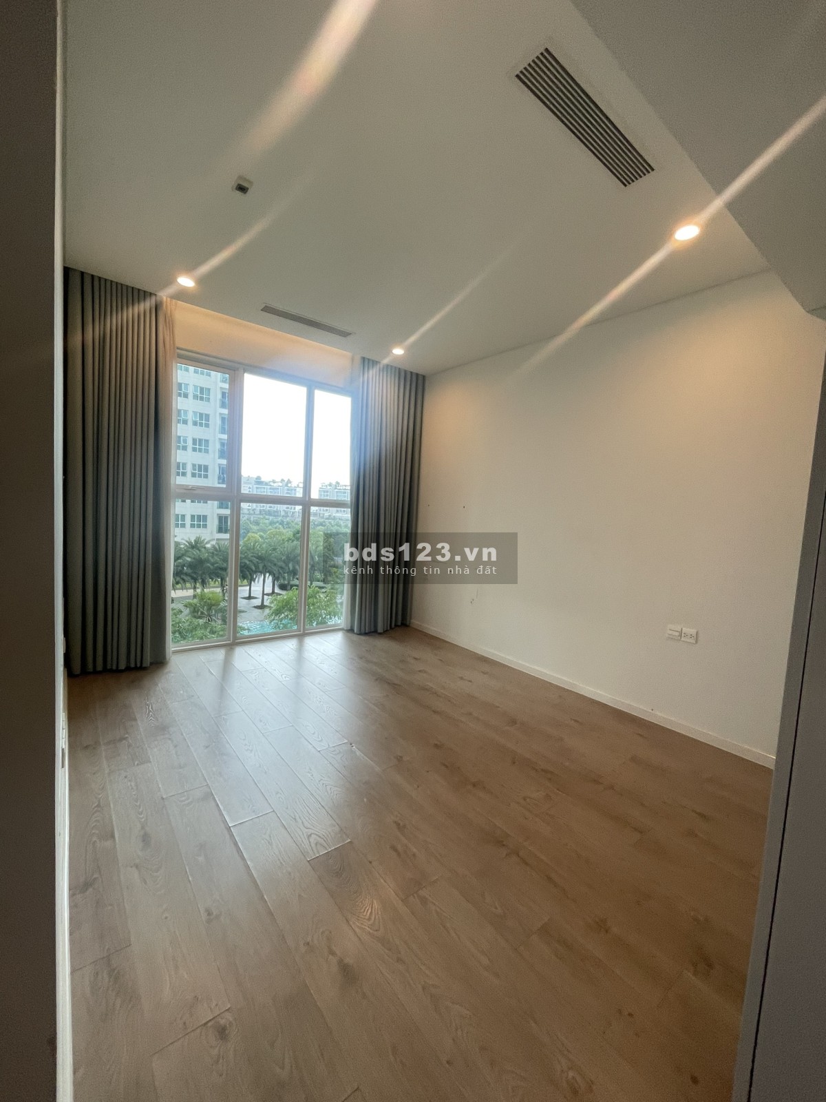 Bán căn 2PN Sadora giá 11,5 tỷ (130 triệu/m²) – Bao thuế phí.