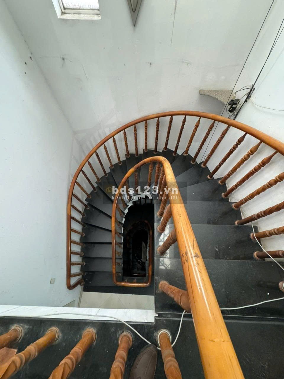 Nhà HXH Nguyễn Thượng Hiền, P. 6, 1 Triệt 3 Lầu, 12 Phòng & 12…